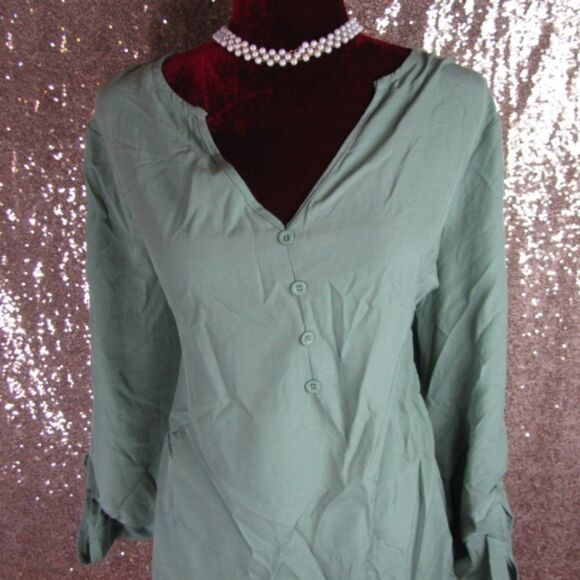 NWT BloomChic green tunic top 18/ 2X - Picture 3 of 7